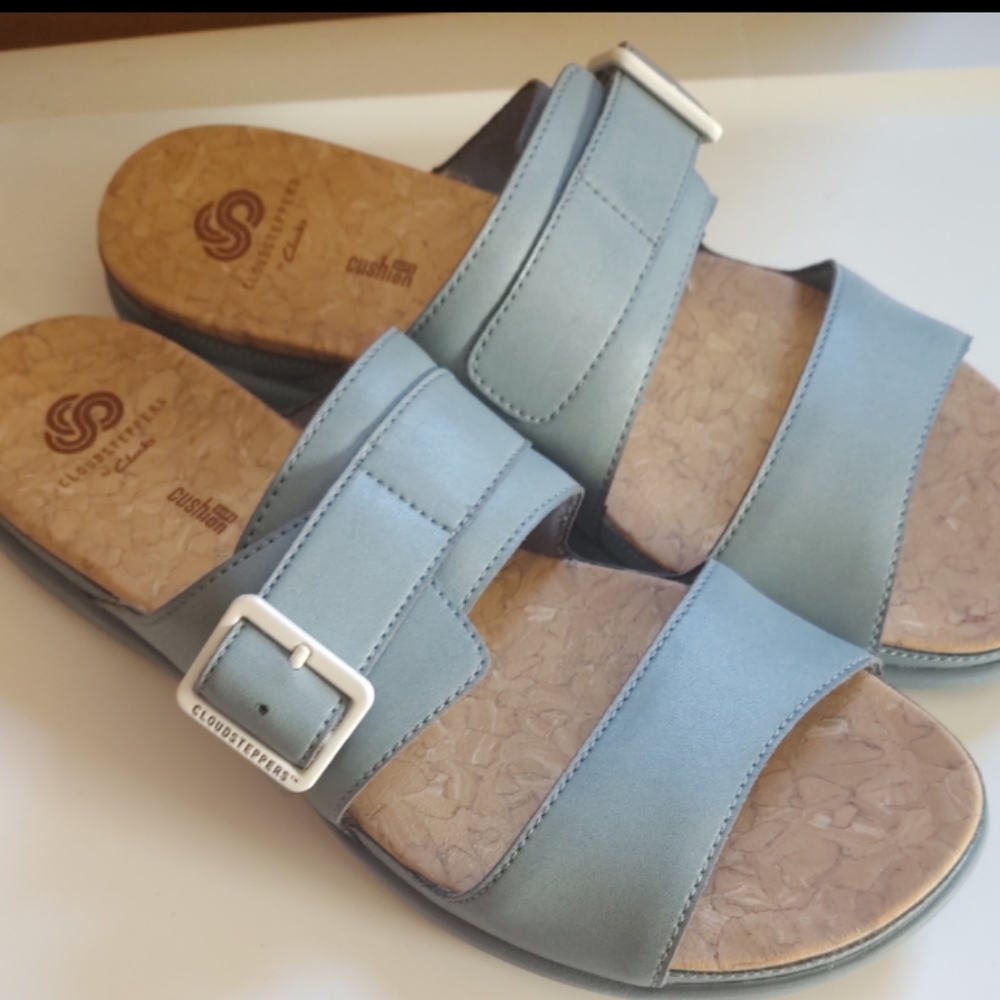 Clark cloud stepper sandals